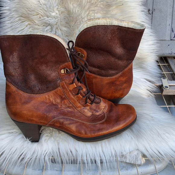 Gabor Laced shearling " Granny" Boots 8.5 - Picture 7 of 15